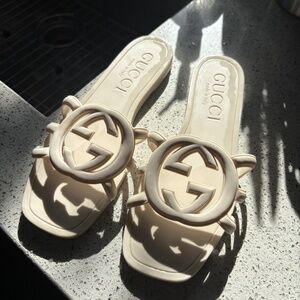 Women’s Gucci sandals
